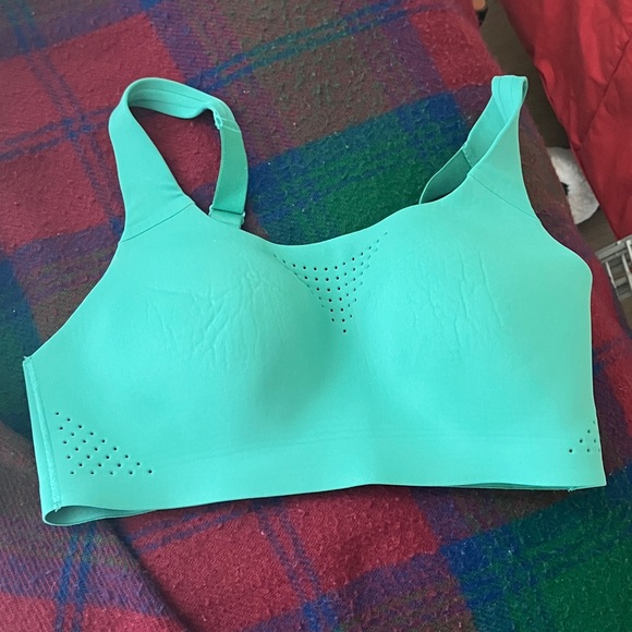 Victoria's Secret Sports  Featherweight Max Sports Bra - Picture 3 of 5